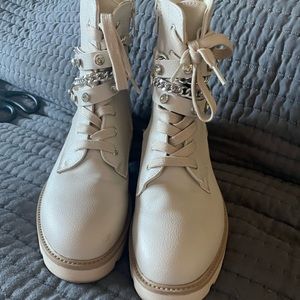 XOXO combat Lug sole boots Size 8 cream color